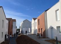 Remise des clés sous le soleil pour de nouveaux logements à Indre
